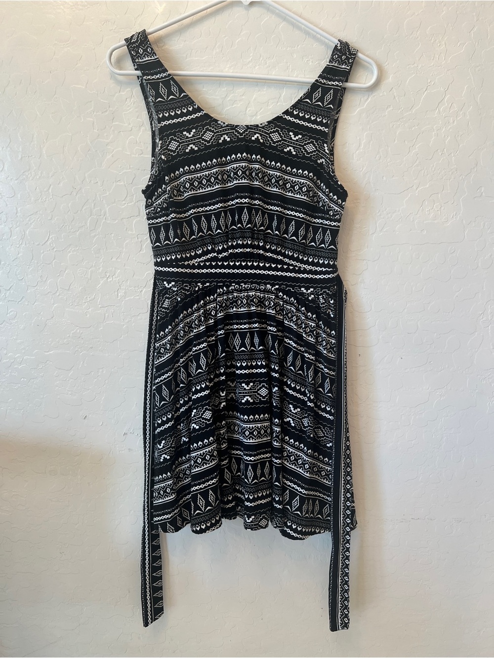 FOREVER 21 - SMALL BLACK AND WHITE DRESS MINI